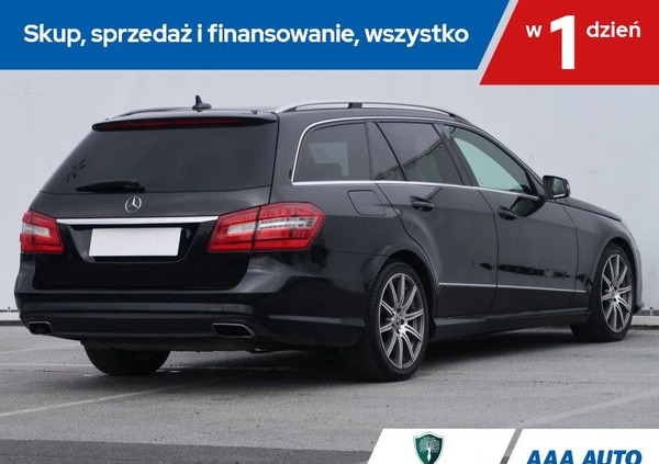 Mercedes-Benz Klasa E cena 50000 przebieg: 245079, rok produkcji 2010 z Radomsko małe 379